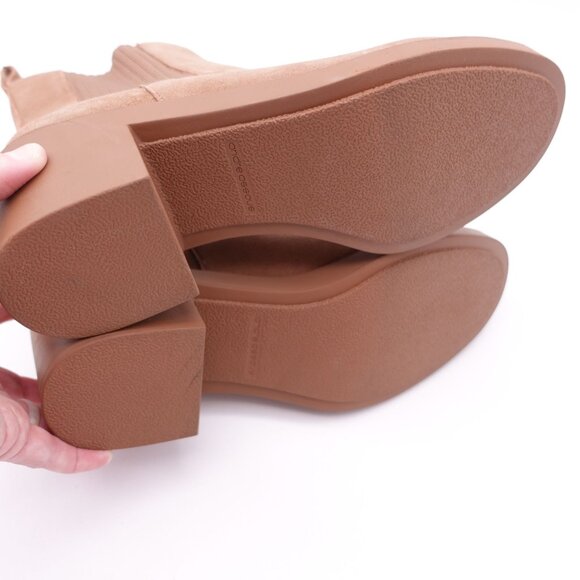 NEW Andre Assous Women's Gemma Chelsea Leather Ankle Booties Tan Size 9 - Picture 7 of 9